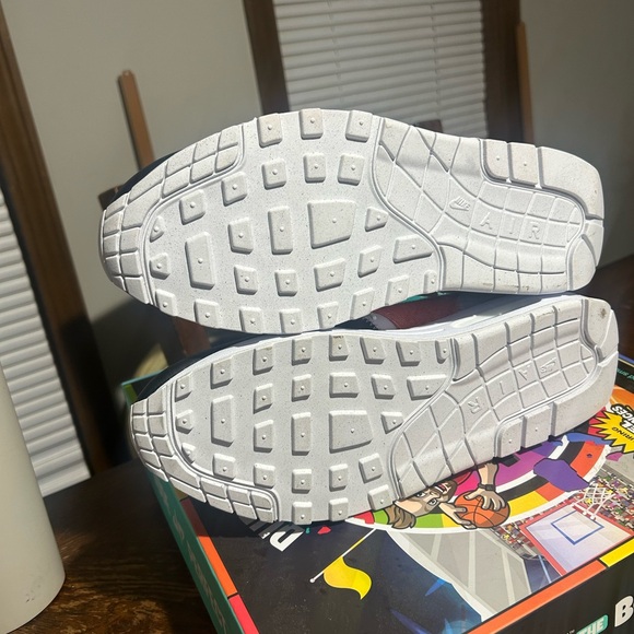 Air max size 10.5 - Picture 2 of 2